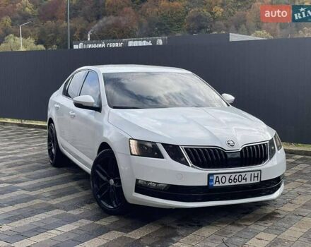 Білий Шкода Октавія, об'ємом двигуна 1.6 л та пробігом 300 тис. км за 10800 $, фото 11 на Automoto.ua