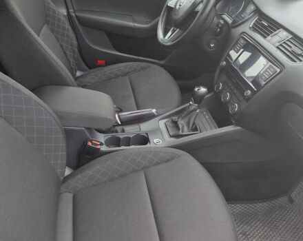 Белый Шкода Октавия, объемом двигателя 1.6 л и пробегом 364 тыс. км за 11350 $, фото 10 на Automoto.ua