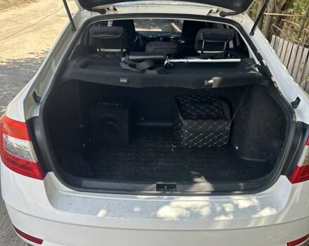 Білий Шкода Октавія, об'ємом двигуна 1.4 л та пробігом 160 тис. км за 13000 $, фото 4 на Automoto.ua