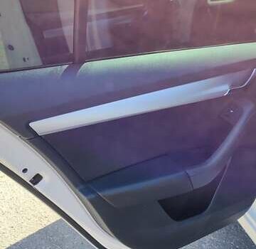 Белый Шкода Октавия, объемом двигателя 1.4 л и пробегом 199 тыс. км за 15600 $, фото 11 на Automoto.ua