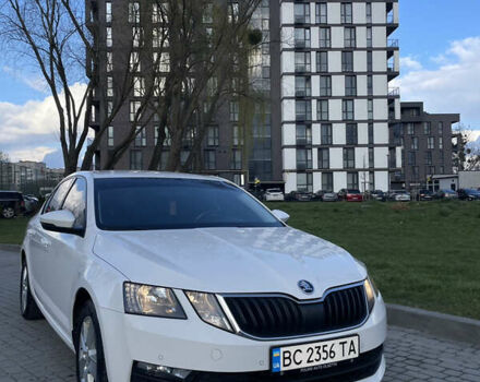 Шкода Октавия 2018 в Львове на Automoto.ua Белый Шкода Октавия, объемом двигателя 1.6 л и пробегом 335 тыс. км за 12200 $, фото 2 на Automoto.ua