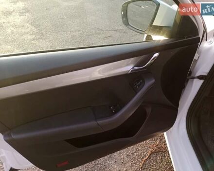 Белый Шкода Октавия, объемом двигателя 1.6 л и пробегом 366 тыс. км за 12300 $, фото 13 на Automoto.ua