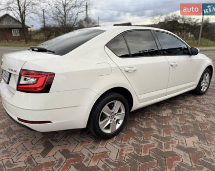 Белый Шкода Октавия, объемом двигателя 2 л и пробегом 301 тыс. км за 14700 $, фото 8 на Automoto.ua