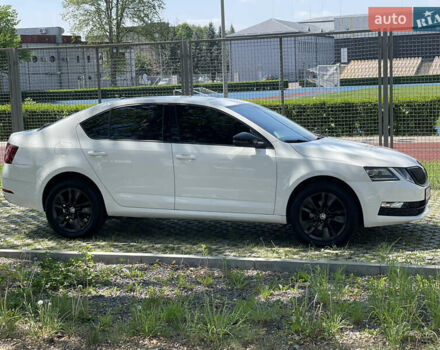 Білий Шкода Октавія, об'ємом двигуна 2 л та пробігом 245 тис. км за 16600 $, фото 5 на Automoto.ua