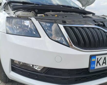 Білий Шкода Октавія, об'ємом двигуна 1.8 л та пробігом 270 тис. км за 13500 $, фото 19 на Automoto.ua