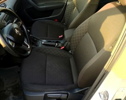 Білий Шкода Октавія, об'ємом двигуна 1.6 л та пробігом 211 тис. км за 13650 $, фото 3 на Automoto.ua