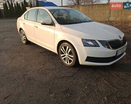 Белый Шкода Октавия, объемом двигателя 1.6 л и пробегом 366 тыс. км за 12300 $, фото 16 на Automoto.ua