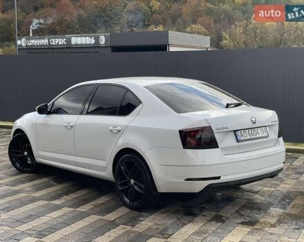 Білий Шкода Октавія, об'ємом двигуна 1.6 л та пробігом 300 тис. км за 10800 $, фото 9 на Automoto.ua
