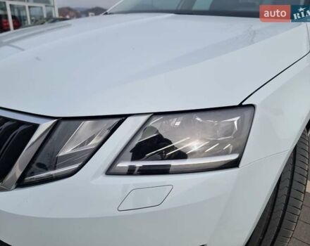 Белый Шкода Октавия, объемом двигателя 1.6 л и пробегом 227 тыс. км за 13300 $, фото 18 на Automoto.ua