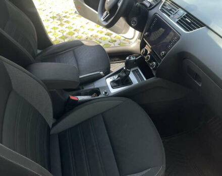 Білий Шкода Октавія, об'ємом двигуна 2 л та пробігом 245 тис. км за 16600 $, фото 14 на Automoto.ua