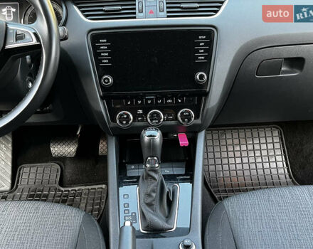 Білий Шкода Октавія, об'ємом двигуна 1.97 л та пробігом 103 тис. км за 19000 $, фото 9 на Automoto.ua