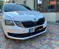 Белый Шкода Октавия, объемом двигателя 1.6 л и пробегом 230 тыс. км за 12300 $, фото 1 на Automoto.ua