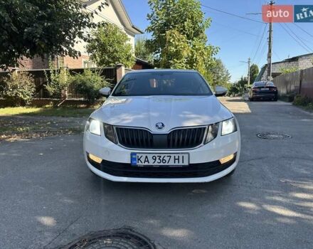 Белый Шкода Октавия, объемом двигателя 1.6 л и пробегом 294 тыс. км за 10700 $, фото 2 на Automoto.ua