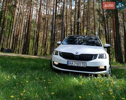 Белый Шкода Октавия, объемом двигателя 1.8 л и пробегом 124 тыс. км за 18000 $, фото 1 на Automoto.ua