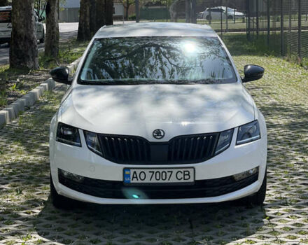 Білий Шкода Октавія, об'ємом двигуна 2 л та пробігом 245 тис. км за 16600 $, фото 1 на Automoto.ua