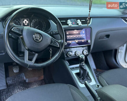 Білий Шкода Октавія, об'ємом двигуна 1.6 л та пробігом 285 тис. км за 14050 $, фото 18 на Automoto.ua