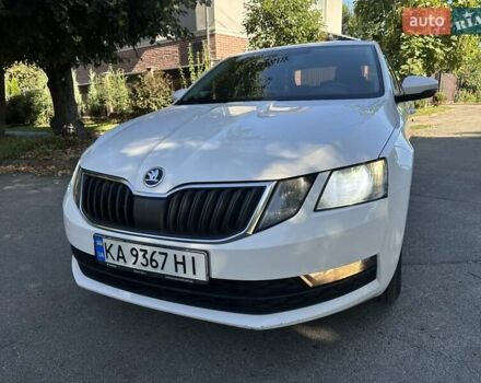 Белый Шкода Октавия, объемом двигателя 1.6 л и пробегом 294 тыс. км за 10700 $, фото 10 на Automoto.ua