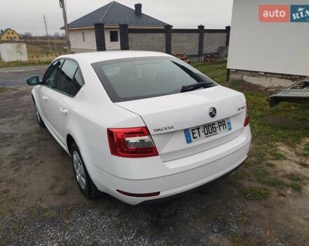 Білий Шкода Октавія, об'ємом двигуна 1.6 л та пробігом 261 тис. км за 10999 $, фото 19 на Automoto.ua