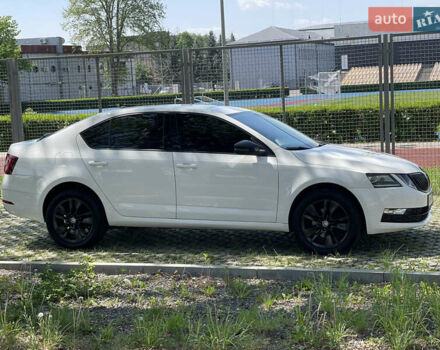 Білий Шкода Октавія, об'ємом двигуна 2 л та пробігом 245 тис. км за 16600 $, фото 6 на Automoto.ua