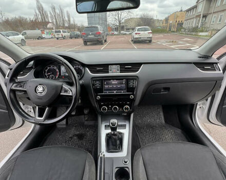 Білий Шкода Октавія, об'ємом двигуна 1.4 л та пробігом 311 тис. км за 9600 $, фото 19 на Automoto.ua