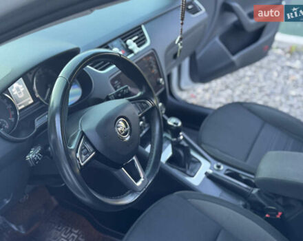 Білий Шкода Октавія, об'ємом двигуна 1.6 л та пробігом 285 тис. км за 14050 $, фото 12 на Automoto.ua