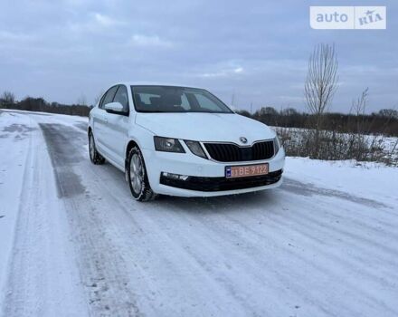 Білий Шкода Октавія, об'ємом двигуна 1.6 л та пробігом 225 тис. км за 12900 $, фото 3 на Automoto.ua