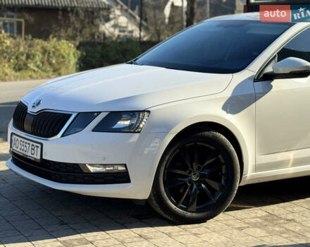 Білий Шкода Октавія, об'ємом двигуна 1.6 л та пробігом 285 тис. км за 14050 $, фото 3 на Automoto.ua
