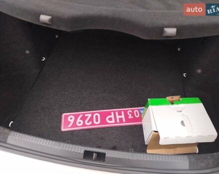 Білий Шкода Октавія, об'ємом двигуна 1.6 л та пробігом 261 тис. км за 10999 $, фото 8 на Automoto.ua