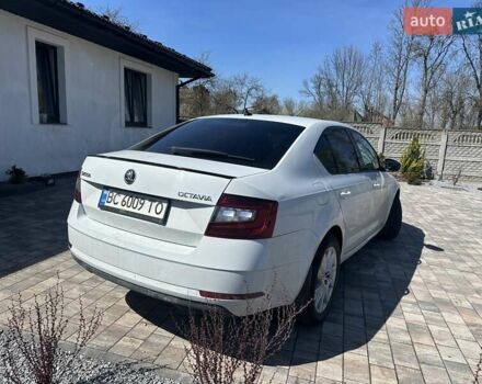 Белый Шкода Октавия, объемом двигателя 1.8 л и пробегом 230 тыс. км за 15000 $, фото 4 на Automoto.ua