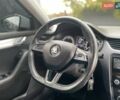 Білий Шкода Октавія, об'ємом двигуна 1.6 л та пробігом 300 тис. км за 10800 $, фото 3 на Automoto.ua