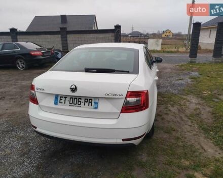 Білий Шкода Октавія, об'ємом двигуна 1.6 л та пробігом 261 тис. км за 10999 $, фото 17 на Automoto.ua