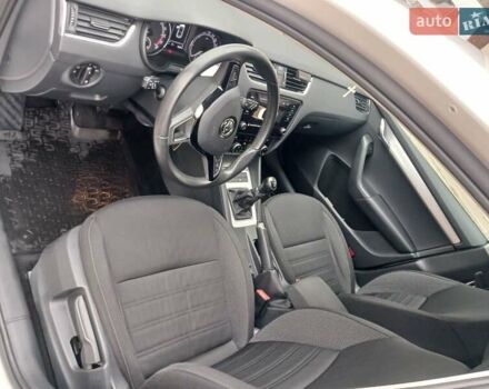 Білий Шкода Октавія, об'ємом двигуна 1.6 л та пробігом 250 тис. км за 12800 $, фото 11 на Automoto.ua