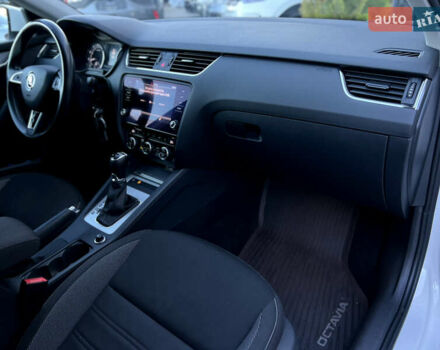 Белый Шкода Октавия, объемом двигателя 1.4 л и пробегом 127 тыс. км за 15900 $, фото 27 на Automoto.ua