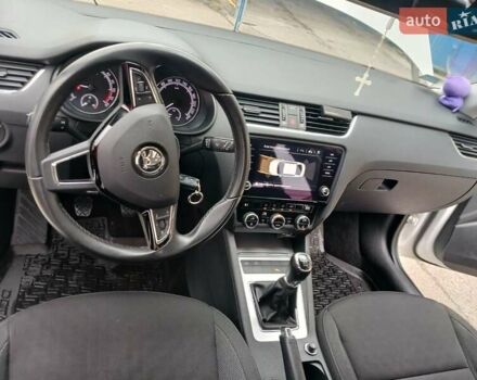 Білий Шкода Октавія, об'ємом двигуна 1.6 л та пробігом 250 тис. км за 12800 $, фото 10 на Automoto.ua