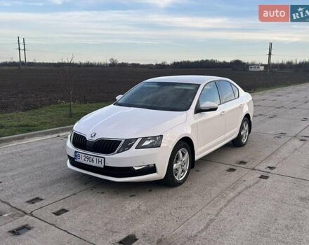 Білий Шкода Октавія, об'ємом двигуна 1.4 л та пробігом 133 тис. км за 15999 $, фото 2 на Automoto.ua