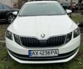 Белый Шкода Октавия, объемом двигателя 1.6 л и пробегом 229 тыс. км за 13800 $, фото 1 на Automoto.ua