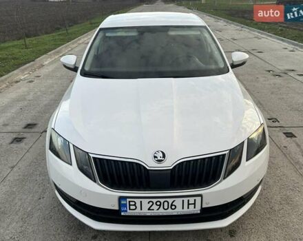 Білий Шкода Октавія, об'ємом двигуна 1.4 л та пробігом 130 тис. км за 16000 $, фото 1 на Automoto.ua