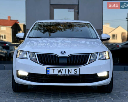 Белый Шкода Октавия, объемом двигателя 1.4 л и пробегом 127 тыс. км за 15900 $, фото 1 на Automoto.ua