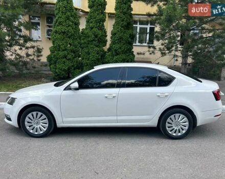 Белый Шкода Октавия, объемом двигателя 1.4 л и пробегом 178 тыс. км за 13500 $, фото 2 на Automoto.ua
