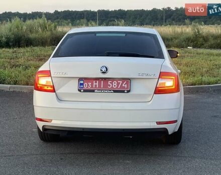 Білий Шкода Октавія, об'ємом двигуна 1.6 л та пробігом 164 тис. км за 13699 $, фото 14 на Automoto.ua