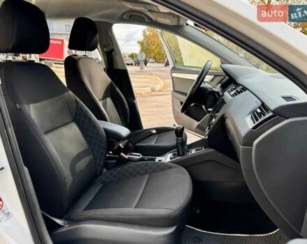 Белый Шкода Октавия, объемом двигателя 1.6 л и пробегом 62 тыс. км за 14500 $, фото 18 на Automoto.ua