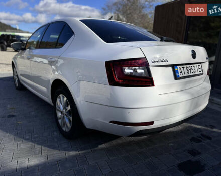Шкода Октавия 2019 в Ивано-Франковске на Automoto.ua Белый Шкода Октавия, объемом двигателя 1.97 л и пробегом 75 тыс. км за 16750 $, фото 6 на Automoto.ua