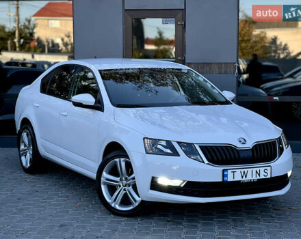 Белый Шкода Октавия, объемом двигателя 1.4 л и пробегом 127 тыс. км за 15900 $, фото 2 на Automoto.ua