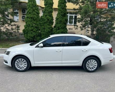 Белый Шкода Октавия, объемом двигателя 1.4 л и пробегом 178 тыс. км за 13500 $, фото 3 на Automoto.ua