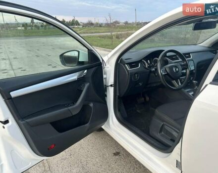 Білий Шкода Октавія, об'ємом двигуна 1.4 л та пробігом 130 тис. км за 16000 $, фото 15 на Automoto.ua