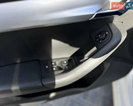 Шкода Октавия 2019 в Ивано-Франковске на Automoto.ua Белый Шкода Октавия, объемом двигателя 1.97 л и пробегом 75 тыс. км за 16750 $, фото 8 на Automoto.ua