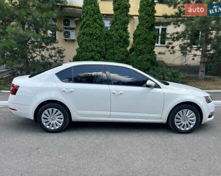 Белый Шкода Октавия, объемом двигателя 1.4 л и пробегом 178 тыс. км за 13500 $, фото 9 на Automoto.ua
