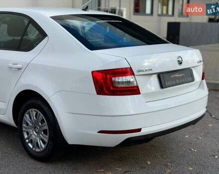 Белый Шкода Октавия, объемом двигателя 1.6 л и пробегом 62 тыс. км за 14500 $, фото 10 на Automoto.ua