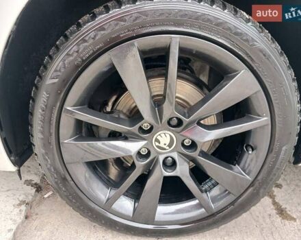 Білий Шкода Октавія, об'ємом двигуна 1.6 л та пробігом 250 тис. км за 12800 $, фото 5 на Automoto.ua