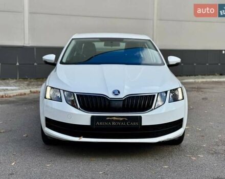 Белый Шкода Октавия, объемом двигателя 1.6 л и пробегом 62 тыс. км за 14500 $, фото 2 на Automoto.ua